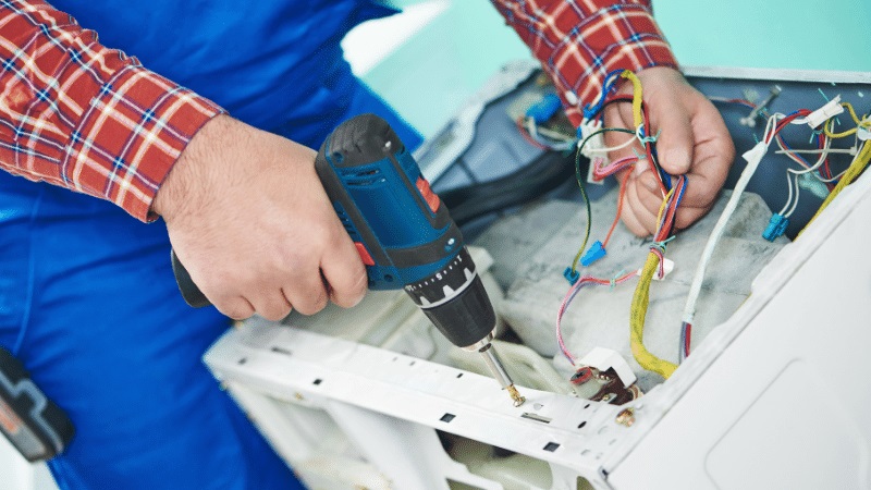 İzmir Siemens Siemens çamaşır makinesi kart tamiri – Su almama arızası orijinal parça ile giderildi. - Teknik servis örneği